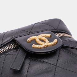 Pre Owned Chanel Black Small CC Quilted Calfskin Vanity Case with Chain