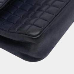 Pre Owned Chanel Navy Blue Chocolate Bar Iridescent Calfskin Bubble Flap