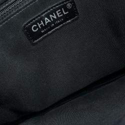 Pre Owned Chanel Black Small Tweed and Lambskin Girl Clutch on Chain