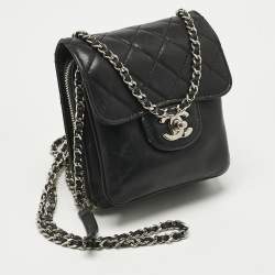 Pre Owned Chanel Black Quilted Leather Clams Wallet on Chain