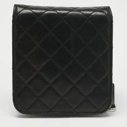 Pre Owned Chanel Black Quilted Leather Clams Wallet on Chain