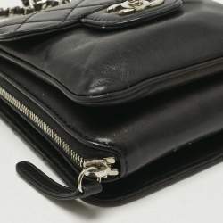 Pre Owned Chanel Black Quilted Leather Clams Wallet on Chain