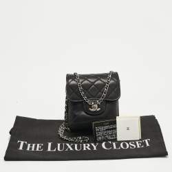 Pre Owned Chanel Black Quilted Leather Clams Wallet on Chain