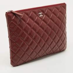 Pre Owned Chanel Burgundy Quilted Leather Medium O Case Clutch