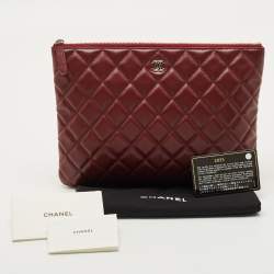 Pre Owned Chanel Burgundy Quilted Leather Medium O Case Clutch