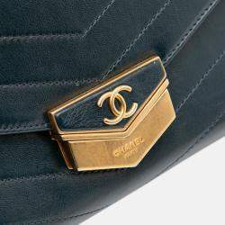 Pre Owned Chanel Green CC Chevron Calfskin Medal Flap