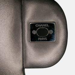 Pre Owned Chanel Grey Jumbo Classic Lambskin Double Flap