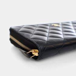 Pre Owned Chanel Black Lambskin CC Zip Wallet