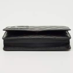 مملوكة مسبقًا Chanel Black Quilted Leather Cambon Ligne Wallet on Chain