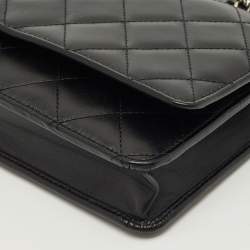 مملوكة مسبقًا Chanel Black Quilted Leather Cambon Ligne Wallet on Chain