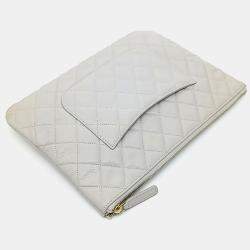 مملوكة مسبقًا Chanel White Leather Caviar Clutch New Medium