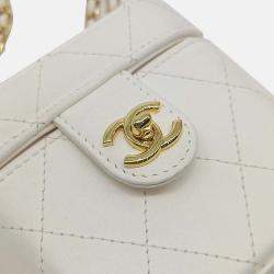 Pre Owned Chanel White Leather Vanity Mini Crossbody Bag