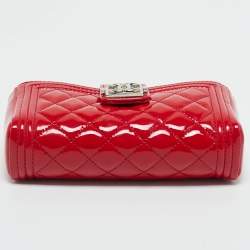 Pre Owned حقيبة صغيرة شانيل حامل جوال سى سى جلد مبطنة خضراء 