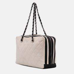 Pre Owned Chanel Cream CC Quilted Lambskin Zip Shoulder Bag