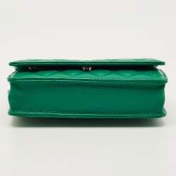 Pre Owned Chanel Green Quilted Caviar Leather Classic Wallet on Chain