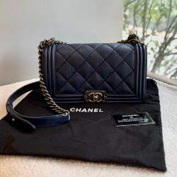 Pre Owned Chanel Boy Medium Navy Blue Leather Shoulder Bag