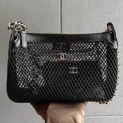 Pre Owned Chanel Mesh Black Shiny Lambskin Clutch with Chain