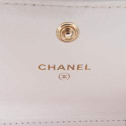 Pre Owned Chanel White Quilted Lambskin Chanel 19 Card Holder On Chain