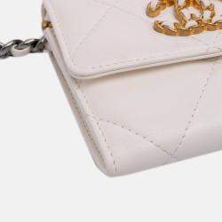 Pre Owned Chanel White Quilted Lambskin Chanel 19 Card Holder On Chain