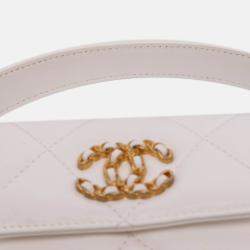 Pre Owned Chanel White Quilted Lambskin Chanel 19 Card Holder On Chain