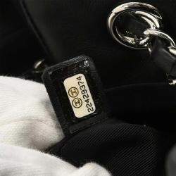 Pre Owned Chanel Black Lambskin Chevron Drawstring Shoulder Bag