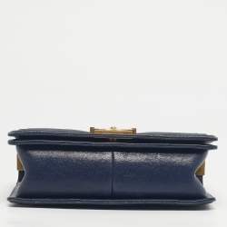 Pre Owned Chanel Navy Blue Caviar Quilted Leather Medium Boy Flap Bag