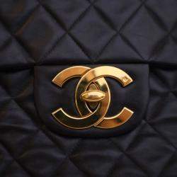 Pre Owned Chanel Vintage Maxi Lambskin Single Flap Bag