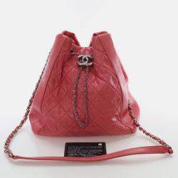 Pre Owned Chanel Vintage Pink Shiny Calfskin Drawstring Bucket Bag