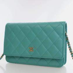 Pre Owned Chanel Green Lambskin Classic Wallet On Chain 