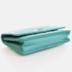 Pre Owned Chanel Green Lambskin Classic Wallet On Chain 