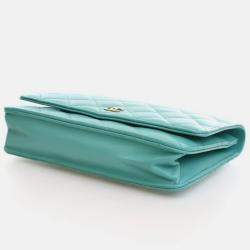 Pre Owned Chanel Green Lambskin Classic Wallet On Chain 