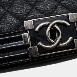 Pre Owned Chanel Boy Chanel Chain shoulder Bag Black Lambskin Patent Leather Size Large