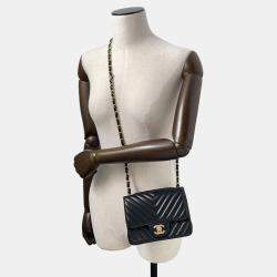 Pre Owned Chanel Chevron Mini Chain shoulder Bag Black Lambskin Size 18
