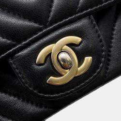 Pre Owned Chanel Chevron Mini Chain shoulder Bag Black Lambskin Size 18