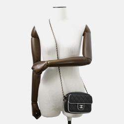 مملوكة مسبقًا Chanel Matelasse Black/White Lambskin Chain Clutch Bag