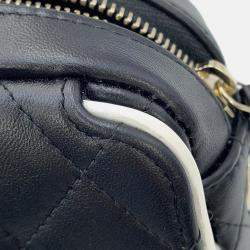 مملوكة مسبقًا Chanel Matelasse Black/White Lambskin Chain Clutch Bag