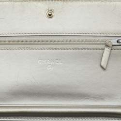 Pre Owned Chanel Metallic Grey Quilted Patent Leather Classic Boy WOC Bag