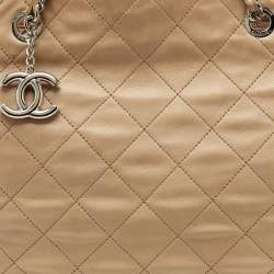 Pre Owned Chanel Beige/Black Quilted Leather VIP Grand Shopping Bag