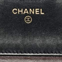 مملوكة مسبقًا محفظة شانيل سي سي ثلاثية الطي جلد مبطن أسود