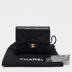 مملوكة مسبقًا محفظة شانيل سي سي ثلاثية الطي جلد مبطن أسود