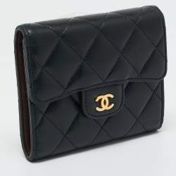 مملوكة مسبقًا محفظة شانيل سي سي ثلاثية الطي جلد مبطن أسود