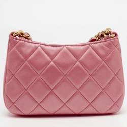 مملوكة مسبقًا Chanel Metallic Pink Quilted Leather Charms Hobo