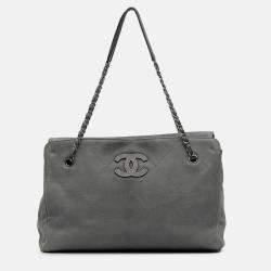 Pre Owned Chanel Grey Large Calfskin Ultra Stitch Hamptons Enamel CC Tote