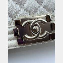 Pre Owned Chanel White Quilted Caviar Leather Medium Boy Flap Bag