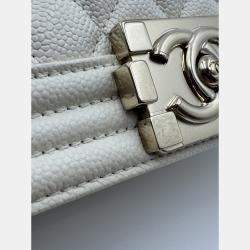 Pre Owned Chanel White Quilted Caviar Leather Medium Boy Flap Bag