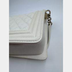 Pre Owned Chanel White Quilted Caviar Leather Medium Boy Flap Bag