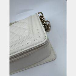 Pre Owned Chanel White Quilted Caviar Leather Medium Boy Flap Bag