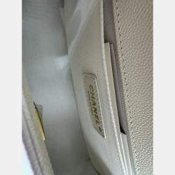 Pre Owned Chanel White Quilted Caviar Leather Medium Boy Flap Bag