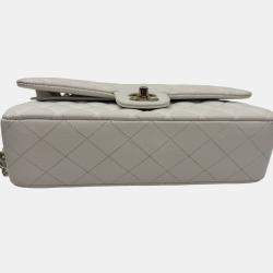 Pre Owned Chanel White Caviar Leather Classic Medium Double Flap Shoulder Bag