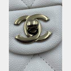 Pre Owned Chanel White Caviar Leather Classic Medium Double Flap Shoulder Bag